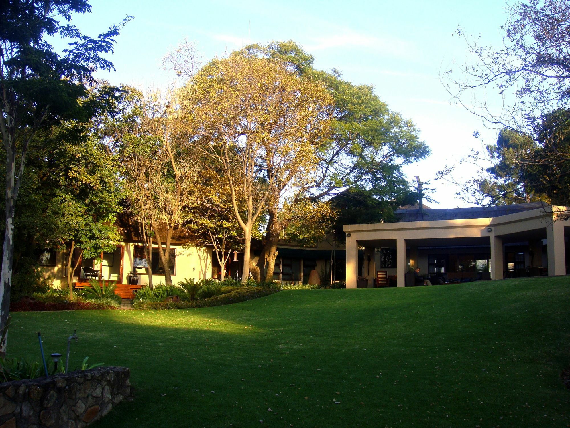 Lourie Sandton